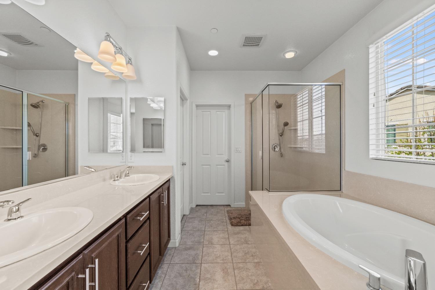 Detail Gallery Image 15 of 35 For 106 Bradley Ct, Folsom,  CA 95630 - 4 Beds | 2/1 Baths