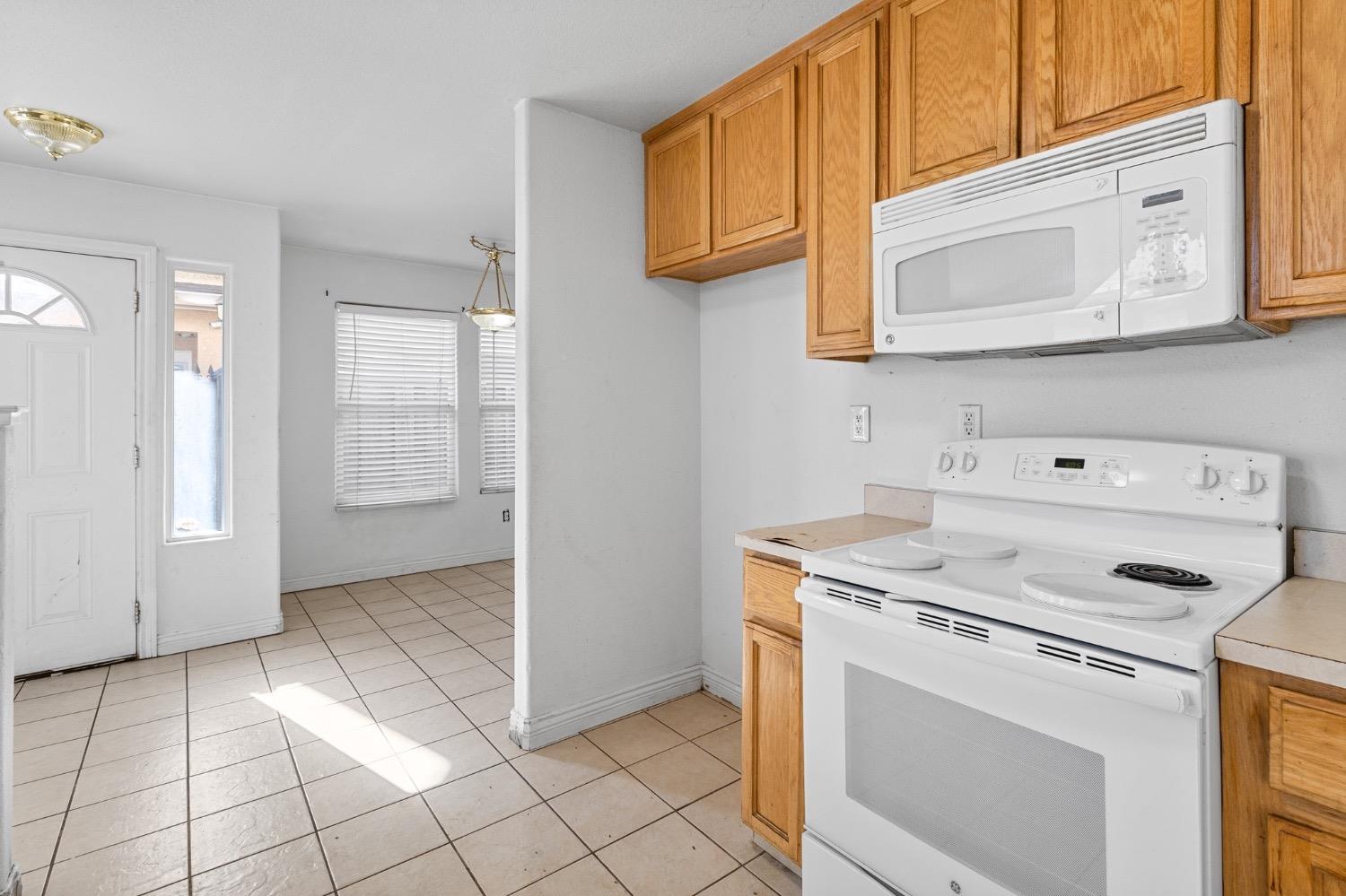 Detail Gallery Image 7 of 21 For 1055 Vermont St #125,  Turlock,  CA 95380 - 3 Beds | 2 Baths