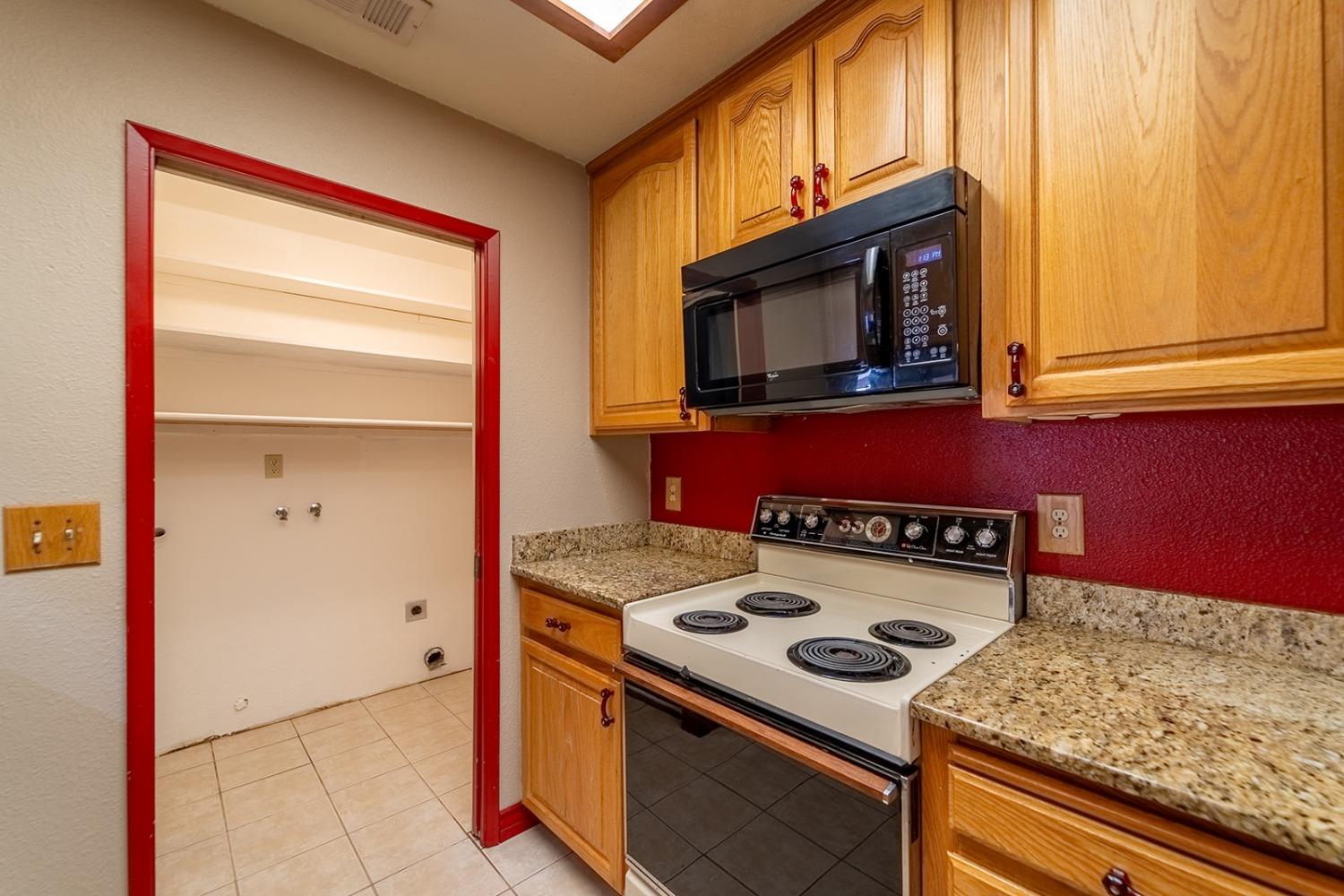 Detail Gallery Image 12 of 29 For 1200 Lakewood Ave #4,  Modesto,  CA 95355 - 2 Beds | 2 Baths