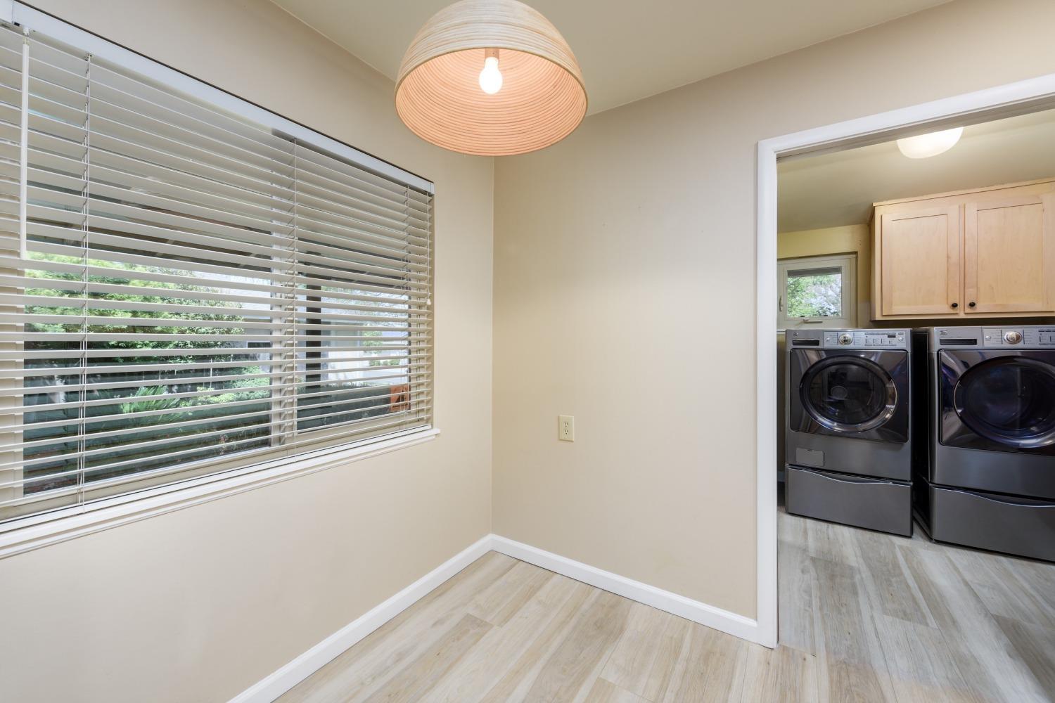 Detail Gallery Image 16 of 39 For 4728 Bowerwood Dr, Carmichael,  CA 95608 - 4 Beds | 2/1 Baths