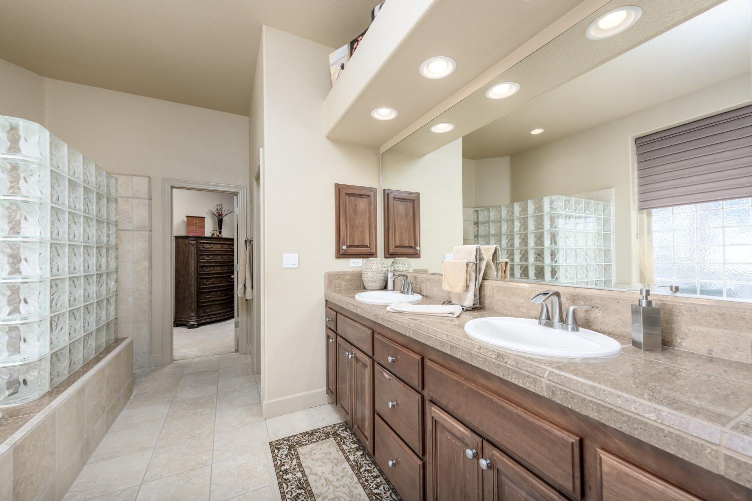 Detail Gallery Image 17 of 44 For 4410 Fremonts Loop, Rescue,  CA 95672 - 4 Beds | 3/1 Baths