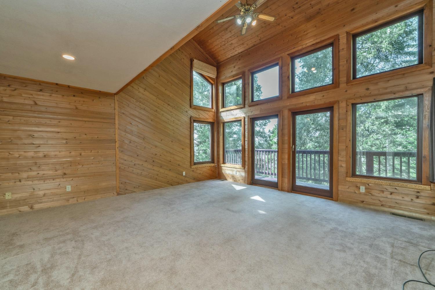 Detail Gallery Image 14 of 58 For 5041 Debron Ct, Pollock Pines,  CA 95726 - 4 Beds | 3/1 Baths