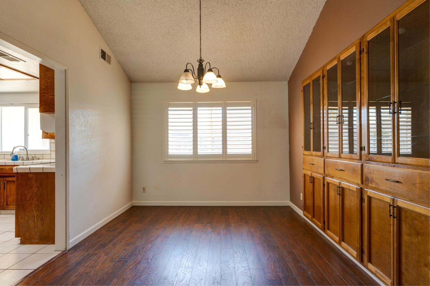 Detail Gallery Image 12 of 51 For 2768 Saratoga Ave, Merced,  CA 95340 - 3 Beds | 2 Baths