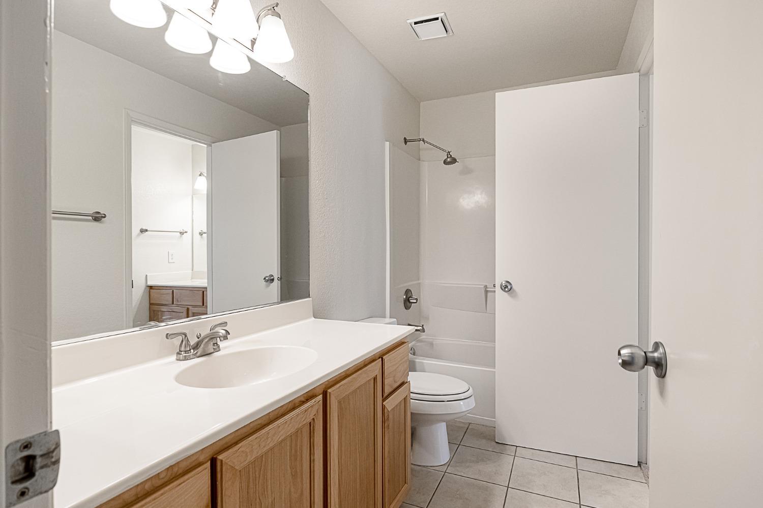 Detail Gallery Image 21 of 25 For 565 Lincoln Ave #D,  Modesto,  CA 95354 - 2 Beds | 1/1 Baths