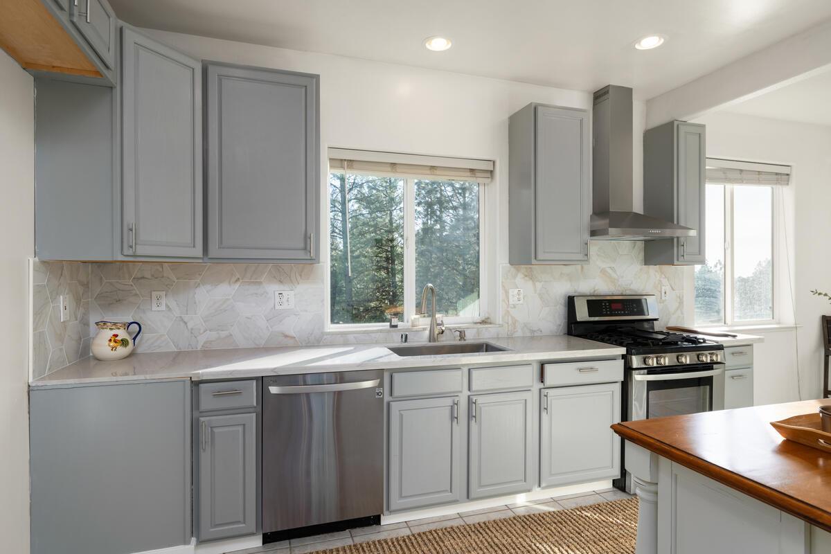 Detail Gallery Image 14 of 63 For 2792 Brushy Canyon Trl, Cool,  CA 95614 - 4 Beds | 4 Baths