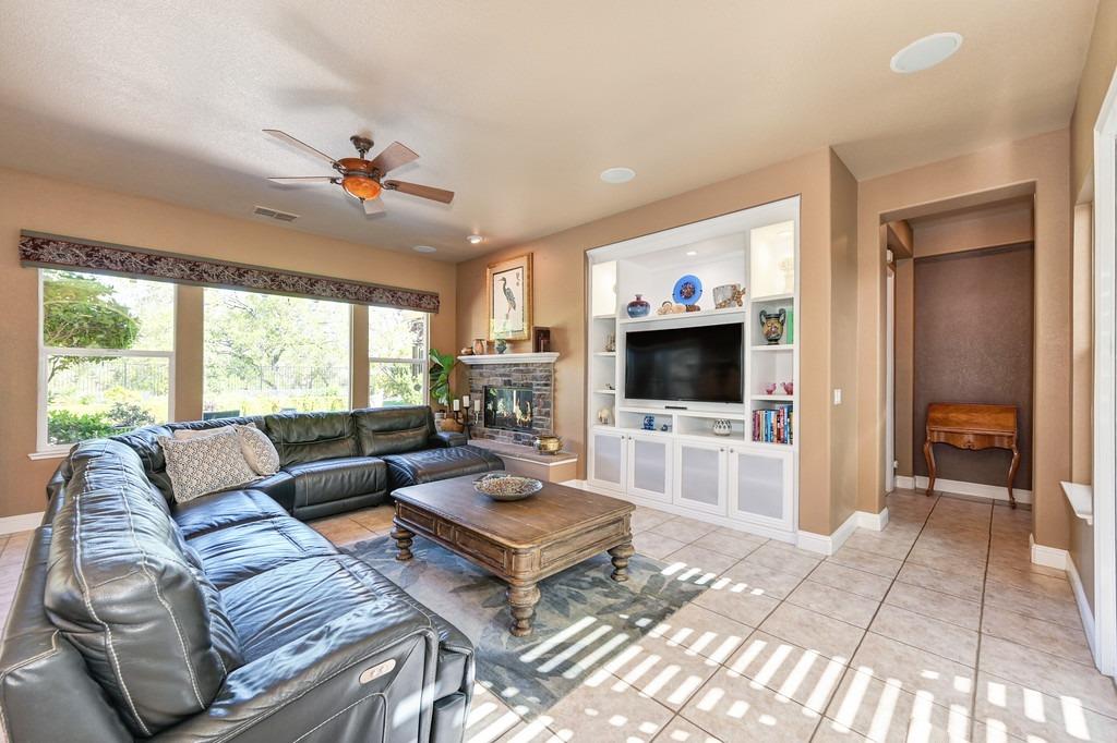 705 Stanfel Pl, El Dorado Hills, CA 95762 - 3 Beds | 3 Baths (Active ...