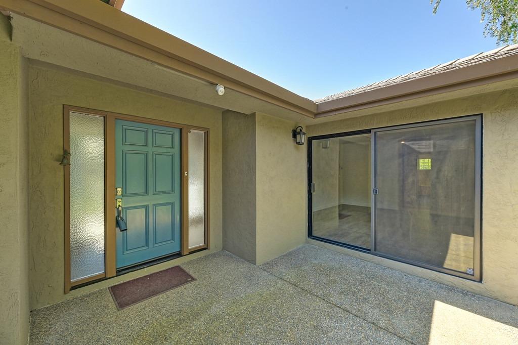 Detail Gallery Image 9 of 33 For 2367 Hyde Park Cir, Lodi,  CA 95242 - 2 Beds | 2 Baths