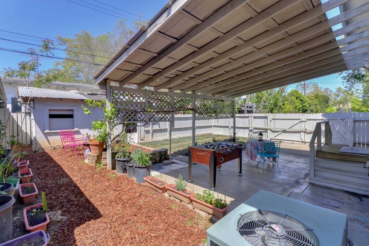 Detail Gallery Image 33 of 44 For 2660 21st St, Sacramento,  CA 95818 - 2 Beds | 1 Baths