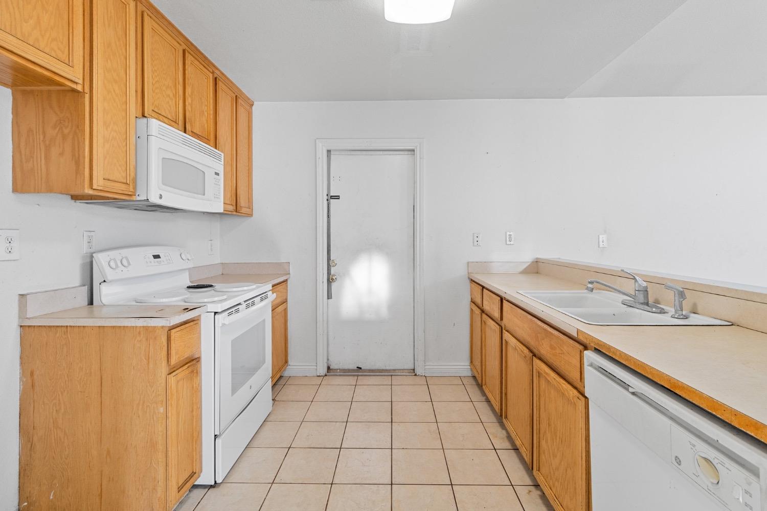 Detail Gallery Image 9 of 21 For 1055 Vermont St #125,  Turlock,  CA 95380 - 3 Beds | 2 Baths