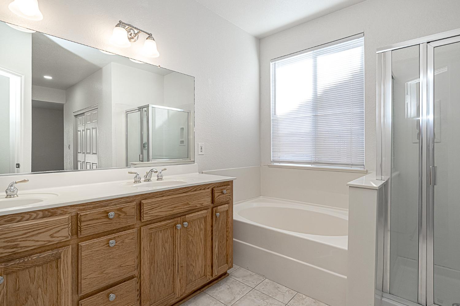 Detail Gallery Image 24 of 40 For 529 Micheletos Way, Manteca,  CA 95336 - 6 Beds | 3/1 Baths