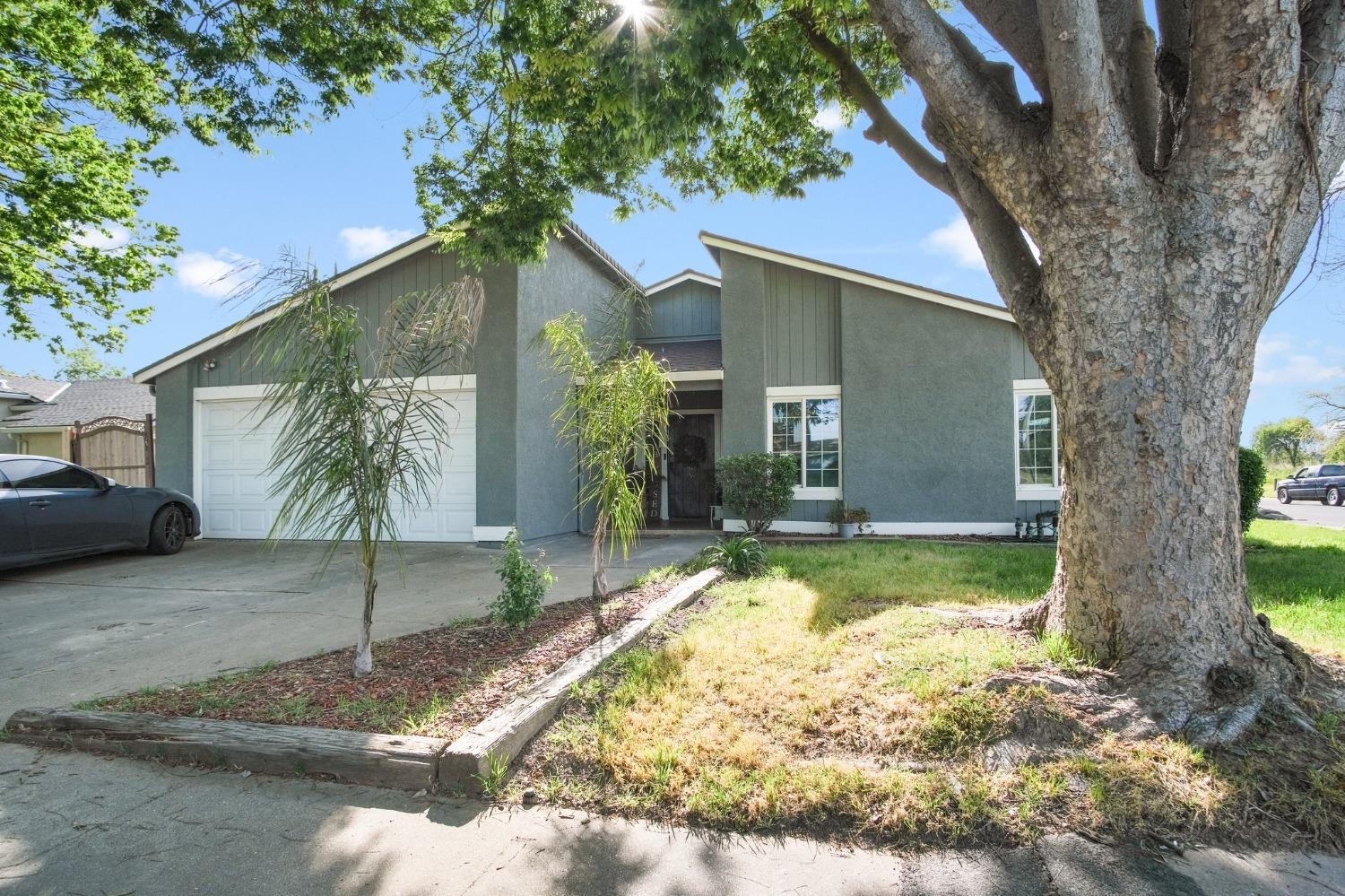 Detail Gallery Image 1 of 20 For 629 Fort Henry Dr, Modesto,  CA 95354 - 3 Beds | 2 Baths