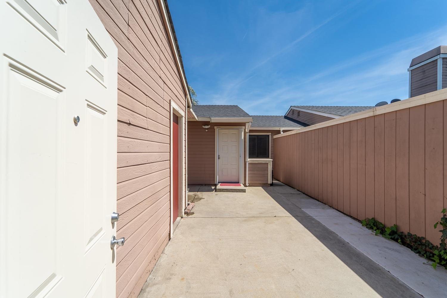 Detail Gallery Image 22 of 29 For 1200 Lakewood Ave #4,  Modesto,  CA 95355 - 2 Beds | 2 Baths