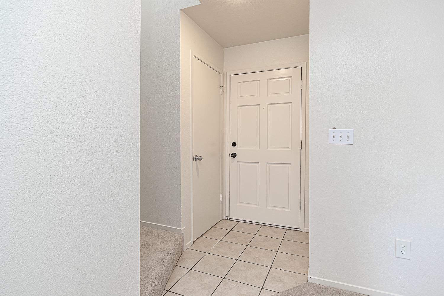 Detail Gallery Image 5 of 25 For 565 Lincoln Ave #D,  Modesto,  CA 95354 - 2 Beds | 1/1 Baths