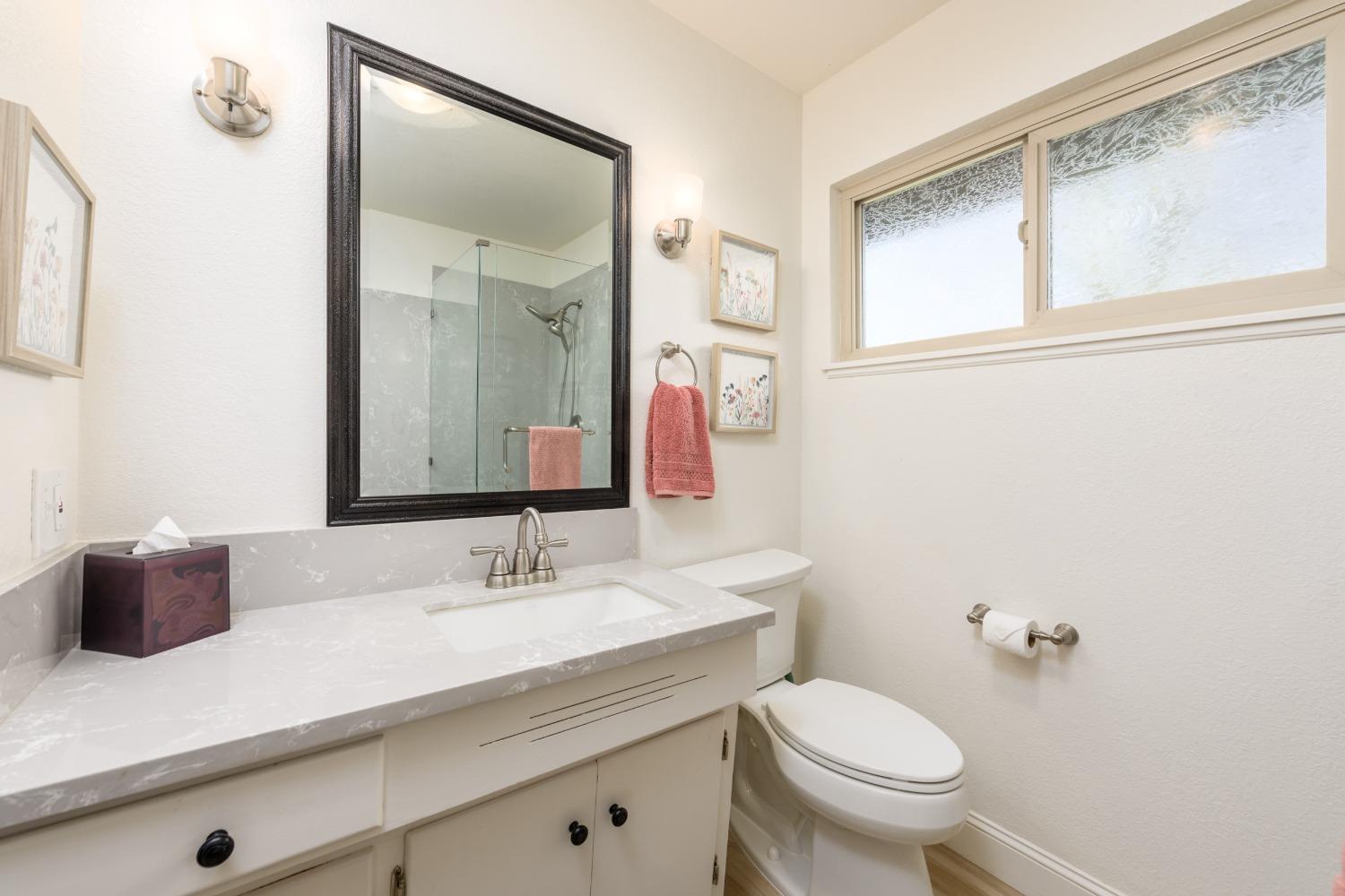 Detail Gallery Image 30 of 39 For 4728 Bowerwood Dr, Carmichael,  CA 95608 - 4 Beds | 2/1 Baths