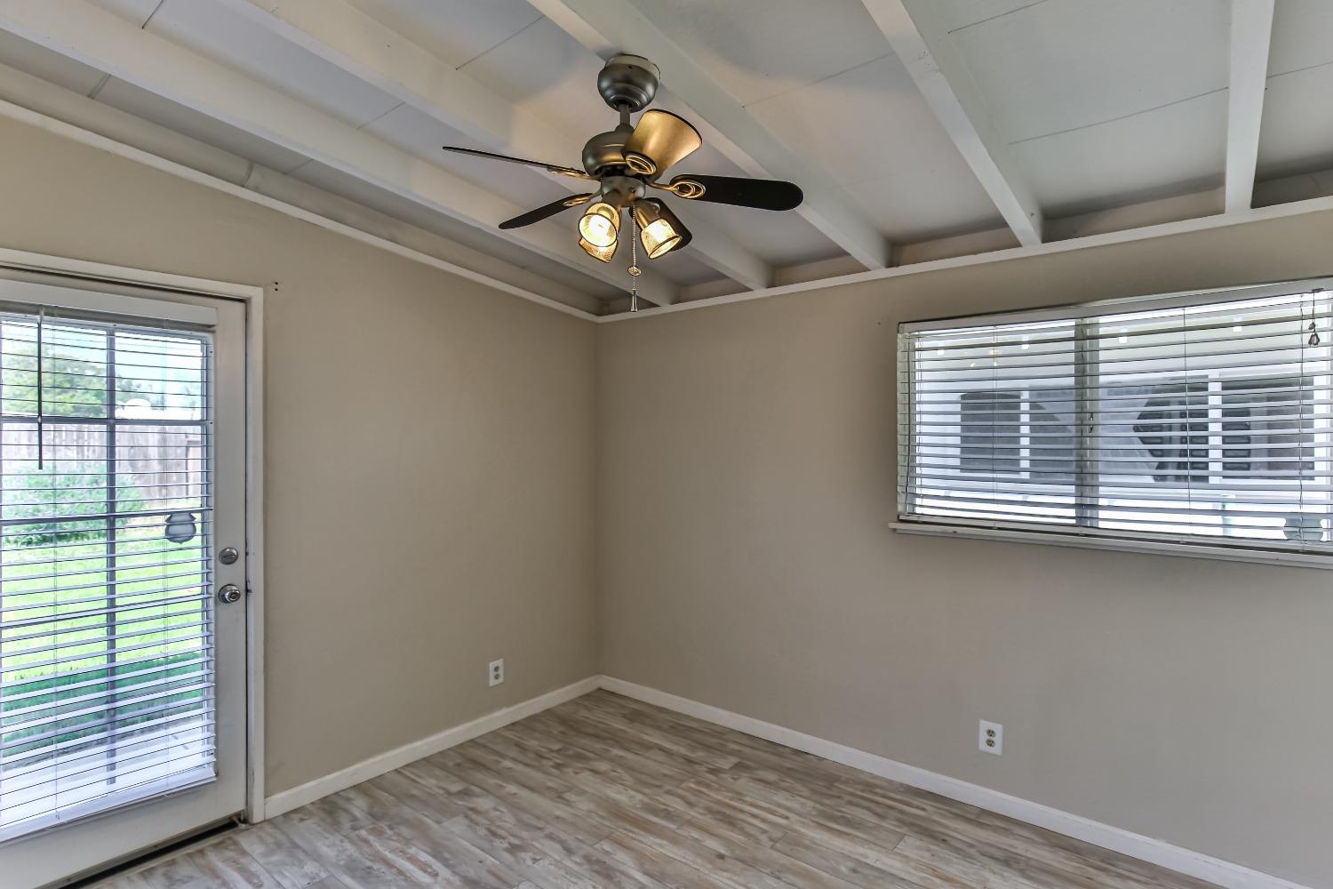 Detail Gallery Image 18 of 34 For 832 Inglewood Drive, West Sacramento,  CA 95605 - 3 Beds | 2 Baths