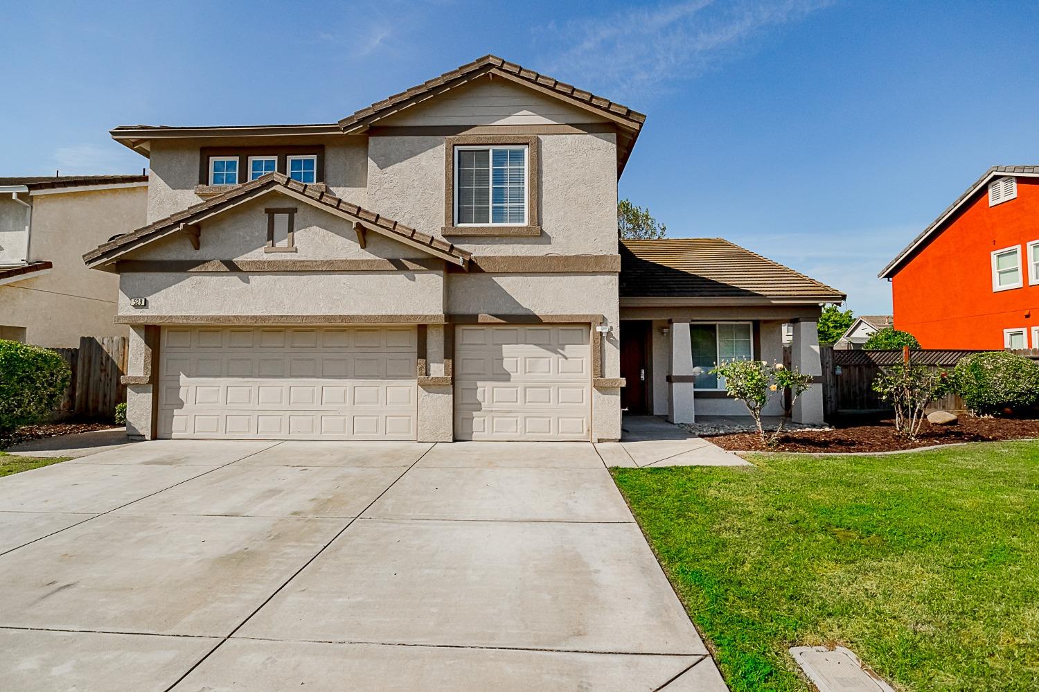 Detail Gallery Image 1 of 40 For 529 Micheletos Way, Manteca,  CA 95336 - 6 Beds | 3/1 Baths