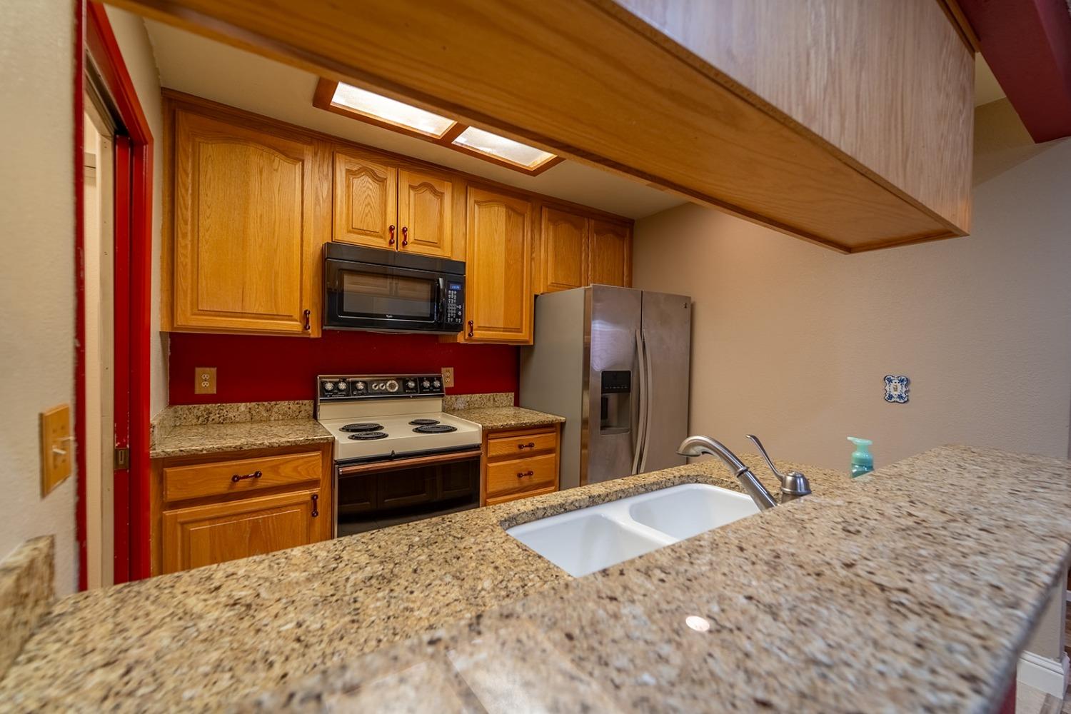 Detail Gallery Image 10 of 29 For 1200 Lakewood Ave #4,  Modesto,  CA 95355 - 2 Beds | 2 Baths