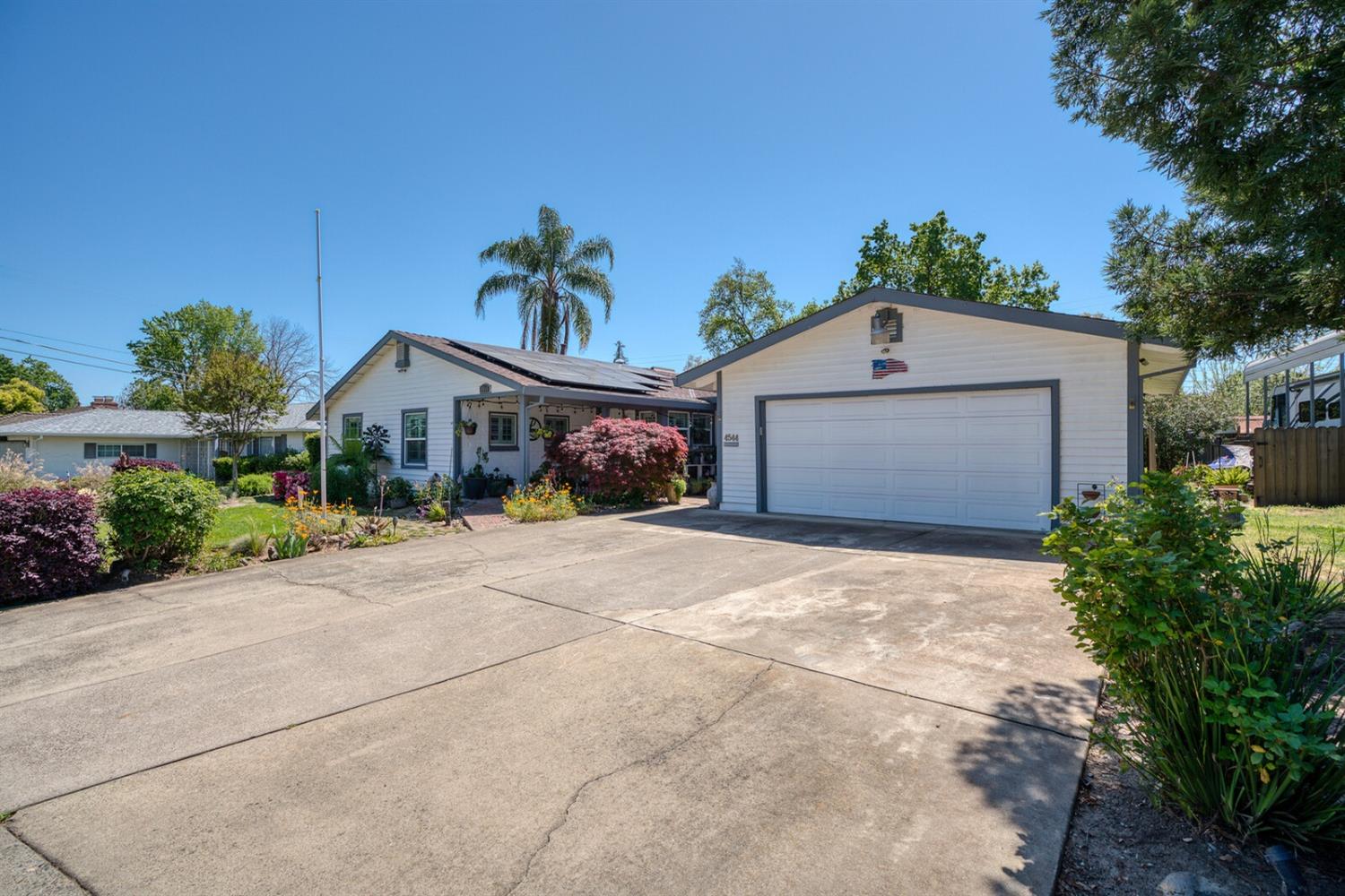 Photo of 4544 Belcrest Wy in Sacramento, CA
