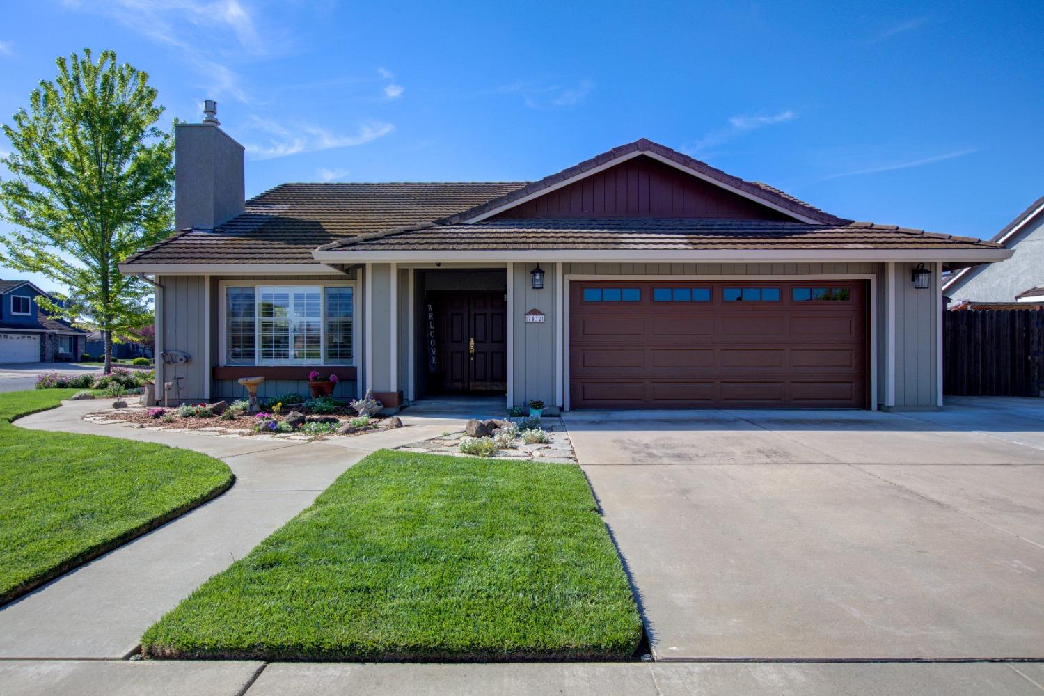 Detail Gallery Image 1 of 1 For 7432 Bramble Ln, Hughson,  CA 95326 - 3 Beds | 2 Baths