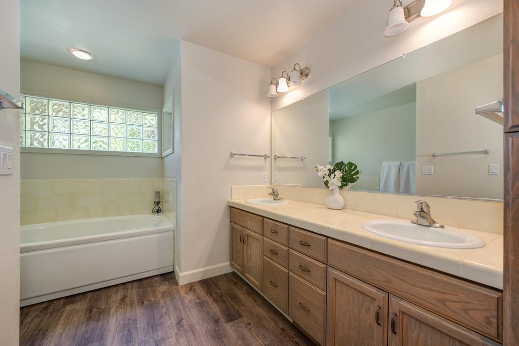 Detail Gallery Image 27 of 33 For 2367 Hyde Park Cir, Lodi,  CA 95242 - 2 Beds | 2 Baths
