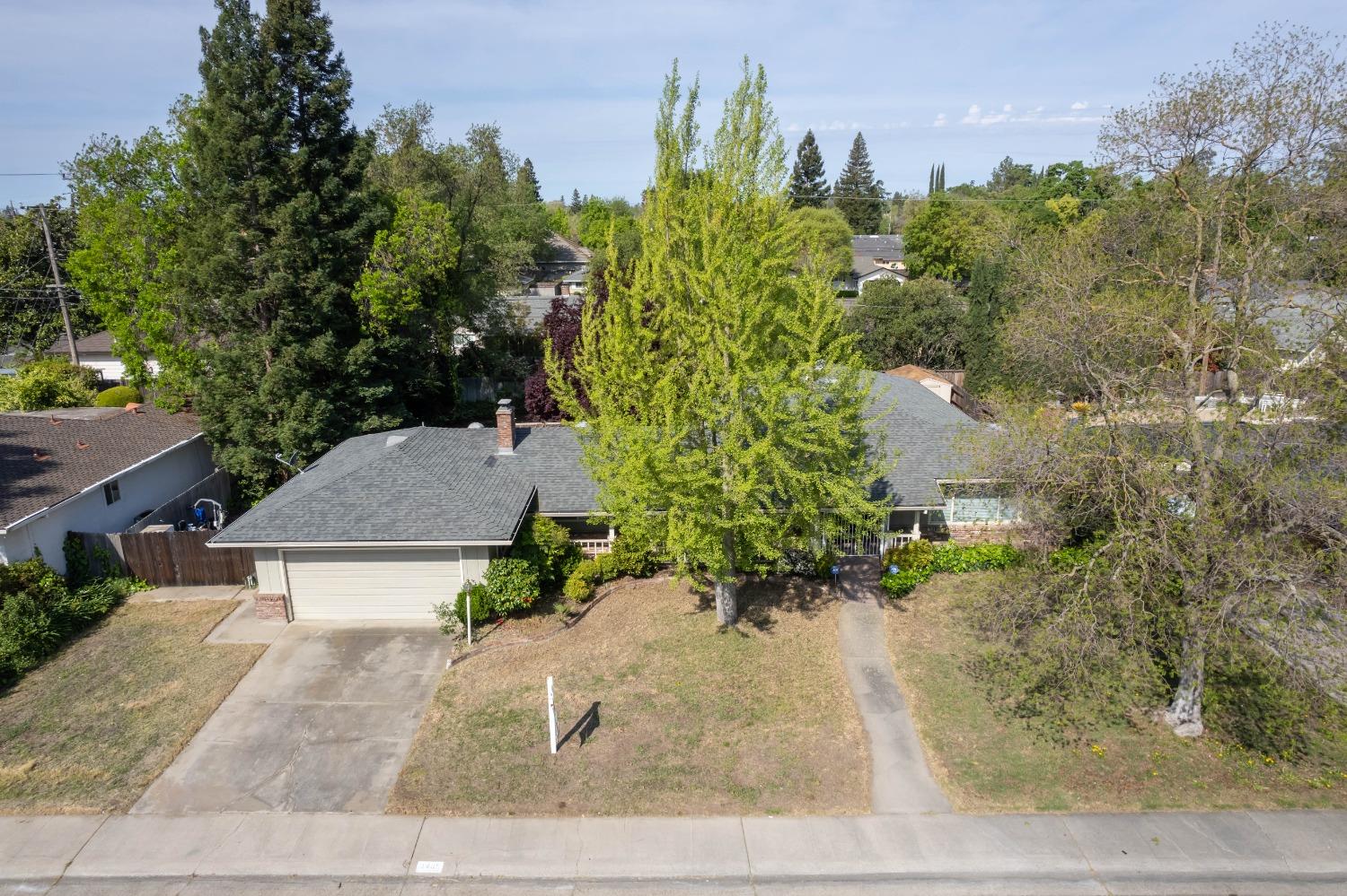 Photo of 4405 Belcrest Wy in Sacramento, CA