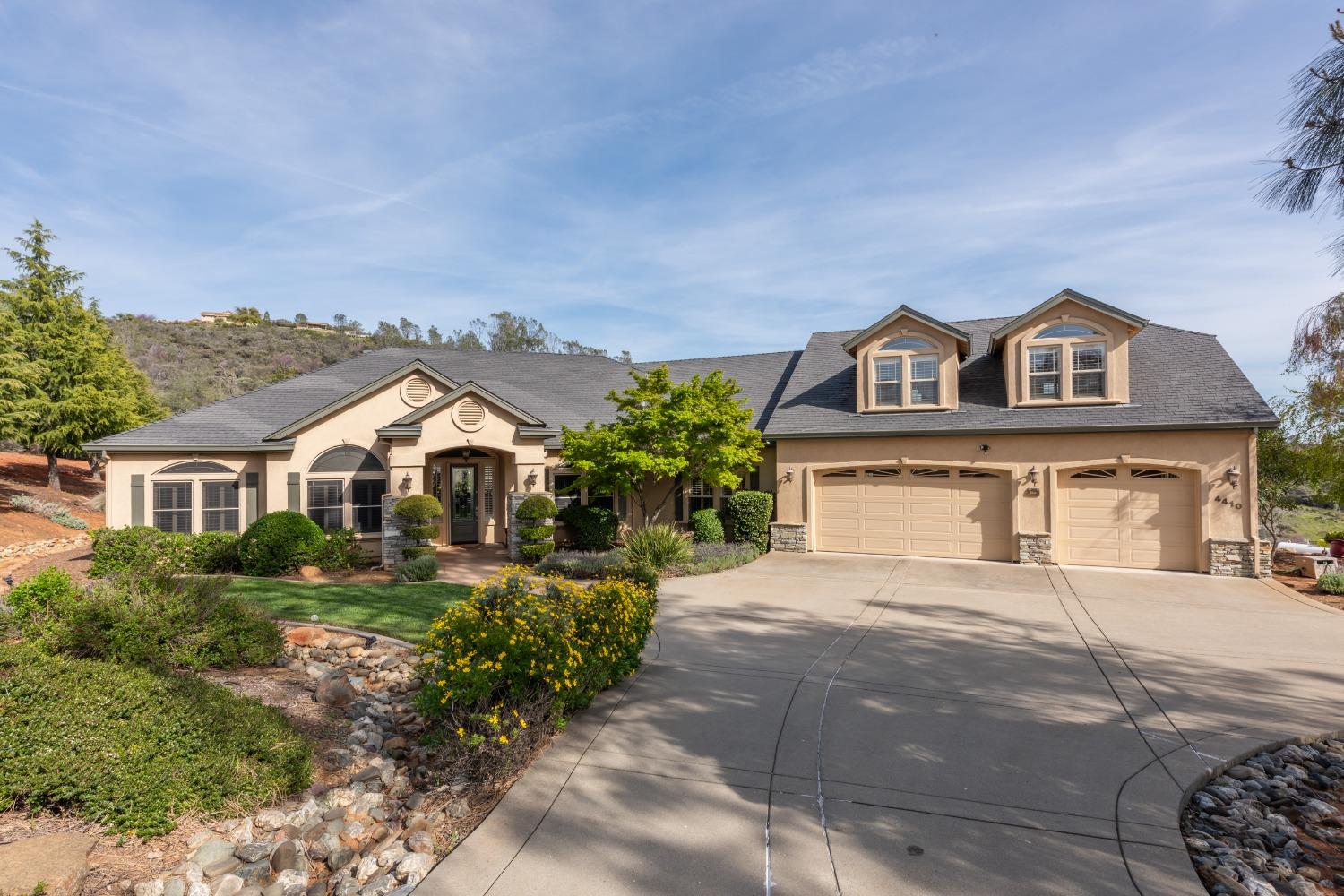 Detail Gallery Image 1 of 44 For 4410 Fremonts Loop, Rescue,  CA 95672 - 4 Beds | 3/1 Baths