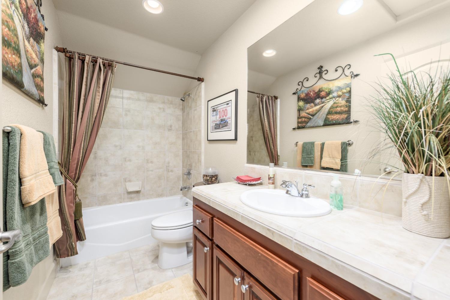 Detail Gallery Image 24 of 44 For 4410 Fremonts Loop, Rescue,  CA 95672 - 4 Beds | 3/1 Baths