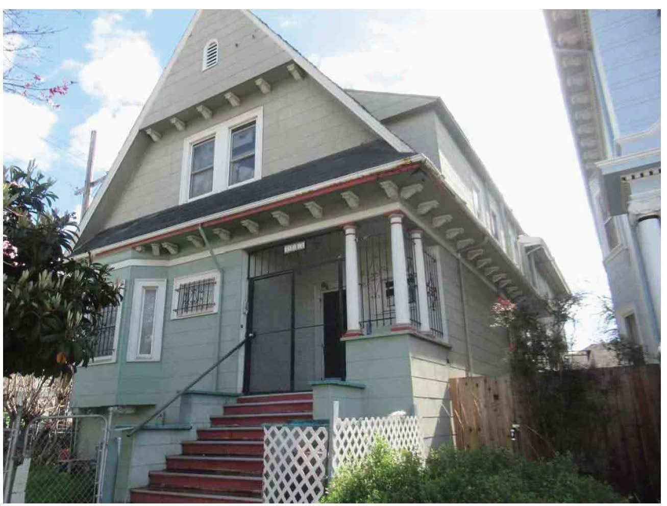 Photo of 2242 9th Ave in Oakland, CA