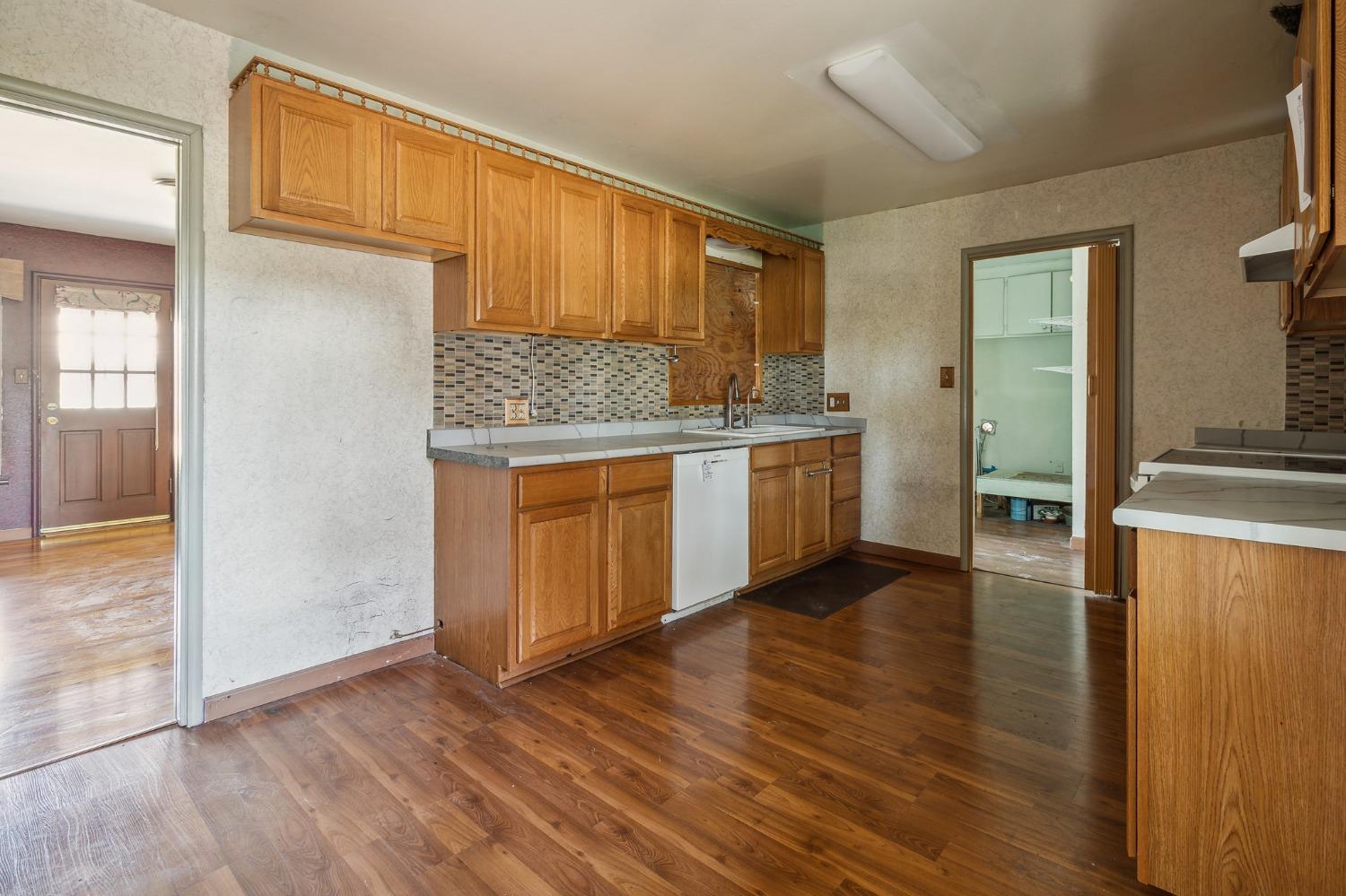 Detail Gallery Image 6 of 25 For 1311 Fordham Ave, Modesto,  CA 95350 - 3 Beds | 2 Baths