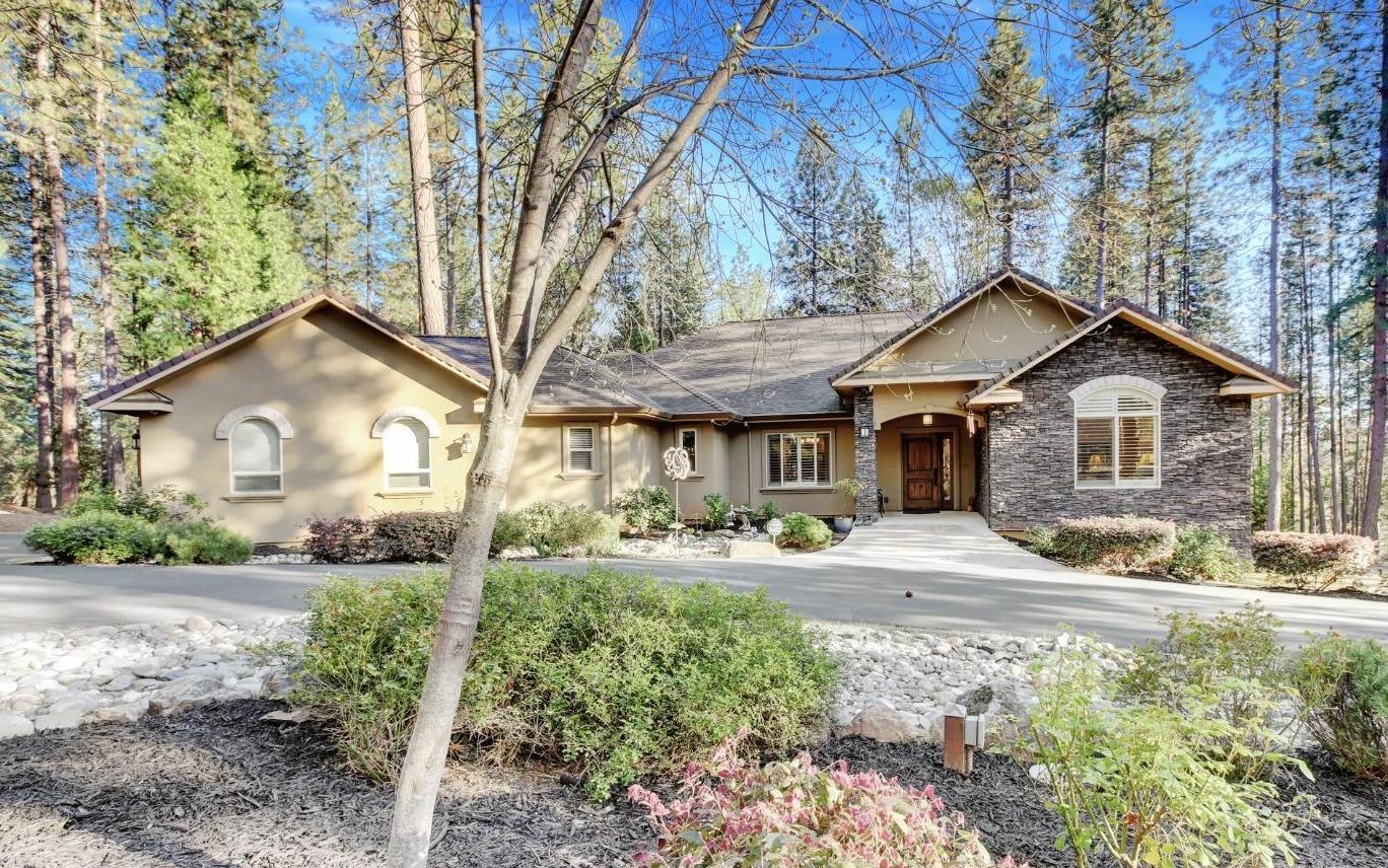 Detail Gallery Image 1 of 96 For 10385 Indian Trl, Nevada City,  CA 95959 - 3 Beds | 2/1 Baths