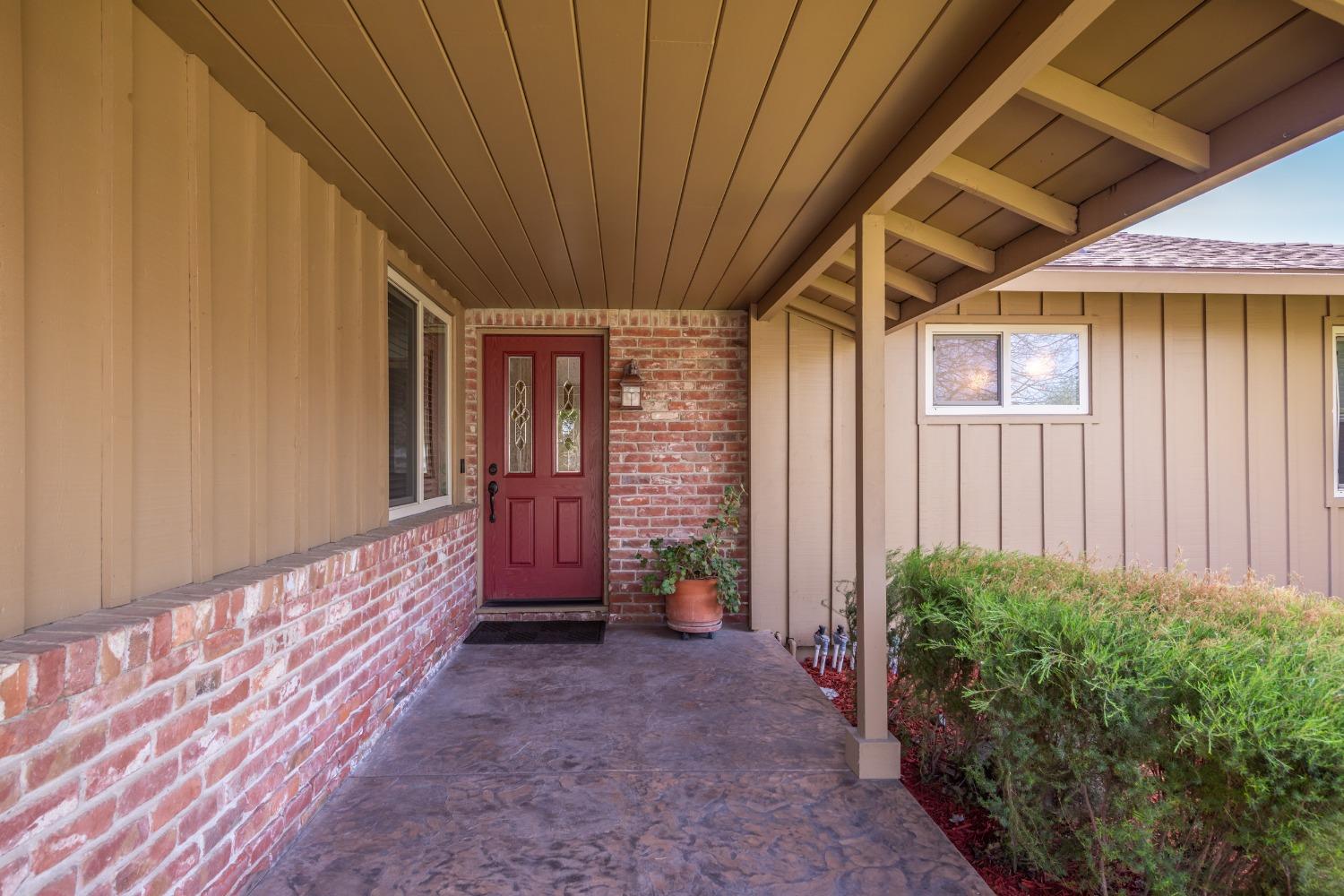 Detail Gallery Image 6 of 39 For 4728 Bowerwood Dr, Carmichael,  CA 95608 - 4 Beds | 2/1 Baths