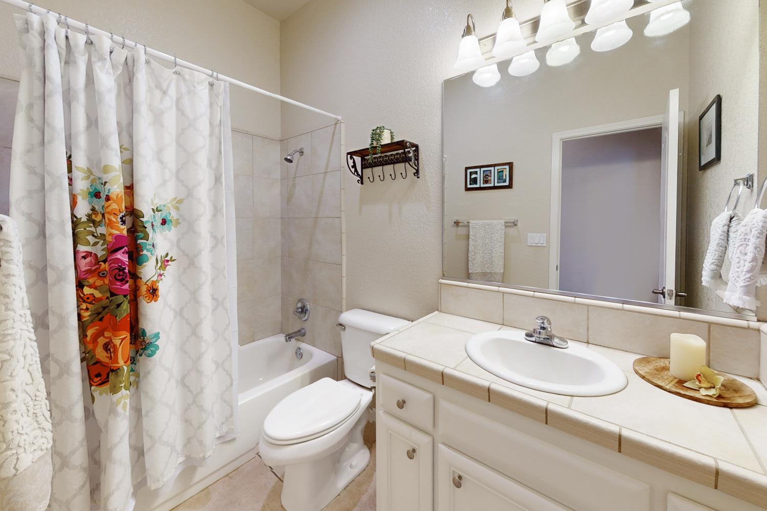 Detail Gallery Image 45 of 65 For 1945 Tres Picos Dr, Yuba City,  CA 95993 - 3 Beds | 2 Baths