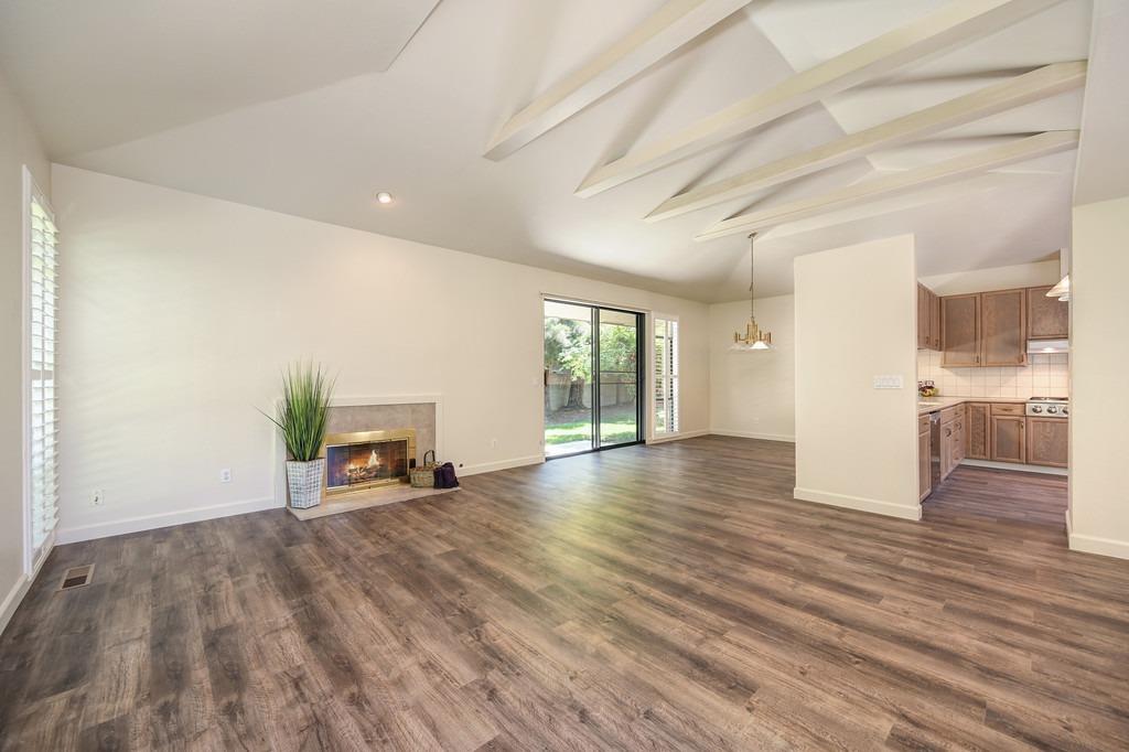 Detail Gallery Image 11 of 33 For 2367 Hyde Park Cir, Lodi,  CA 95242 - 2 Beds | 2 Baths