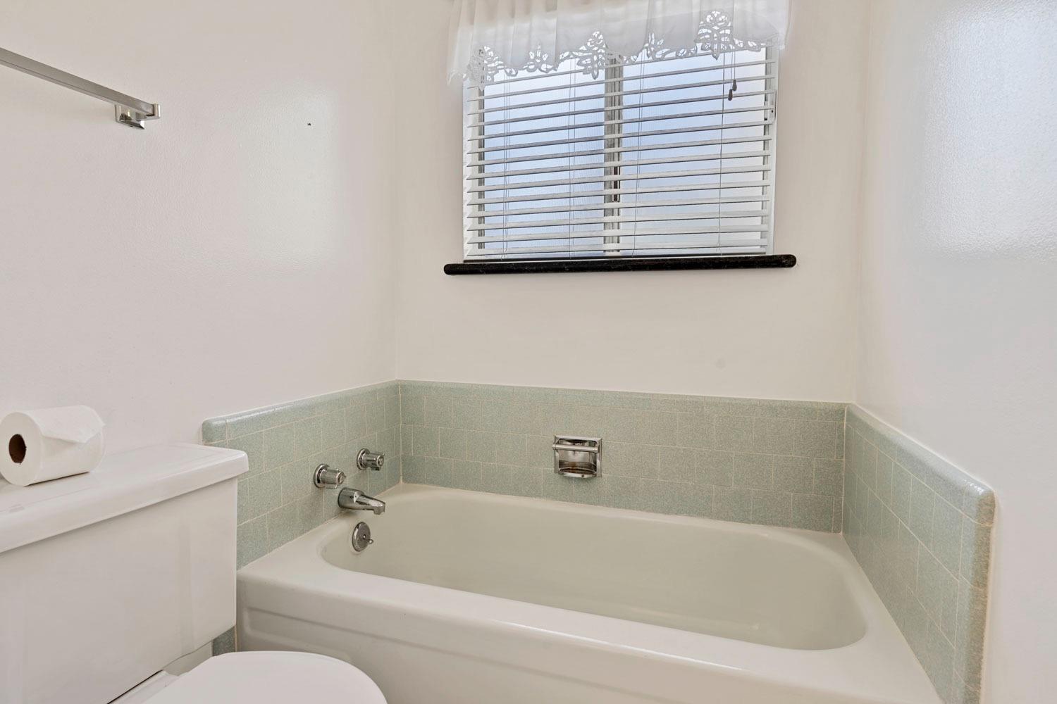 Detail Gallery Image 27 of 82 For 711 El Capitan Ave, Manteca,  CA 95337 - 4 Beds | 2 Baths
