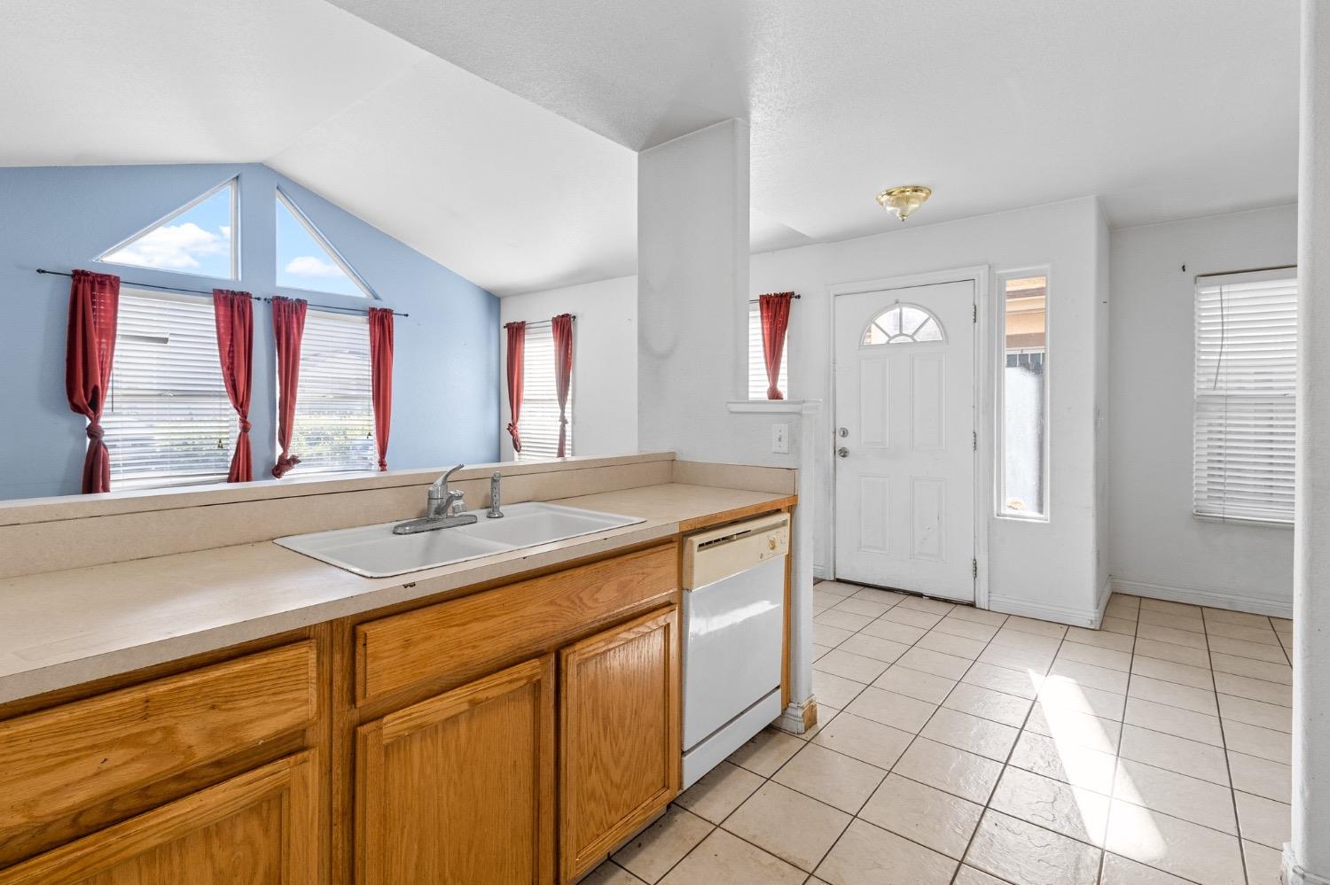 Detail Gallery Image 8 of 21 For 1055 Vermont St #125,  Turlock,  CA 95380 - 3 Beds | 2 Baths