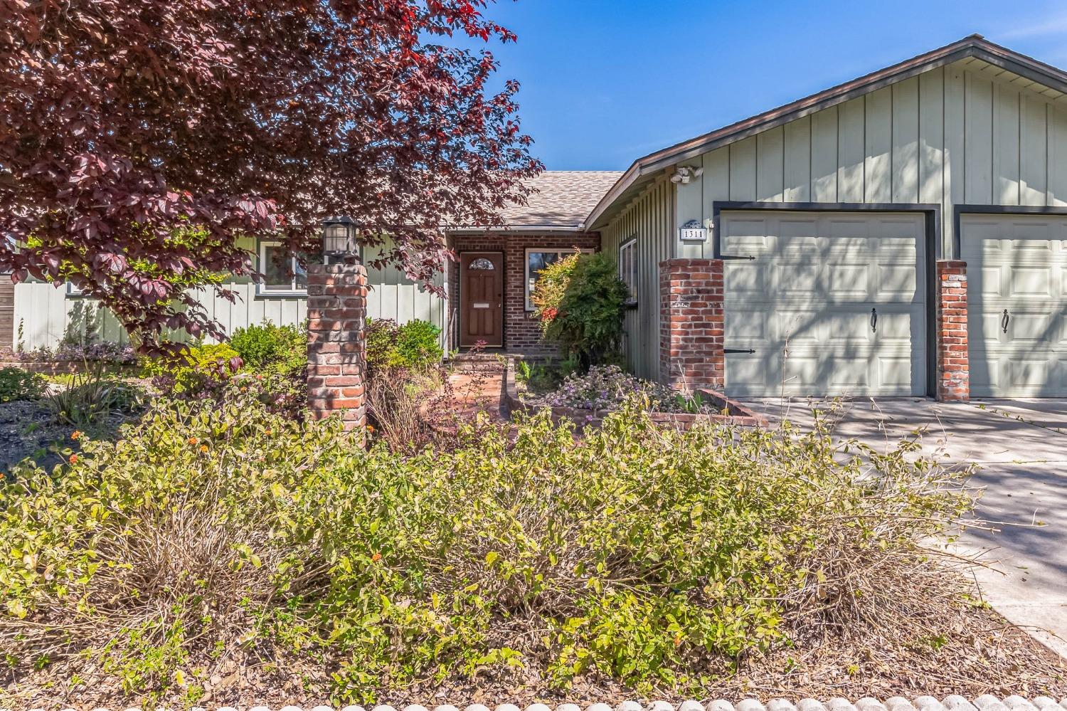 Detail Gallery Image 1 of 25 For 1311 Fordham Ave, Modesto,  CA 95350 - 3 Beds | 2 Baths