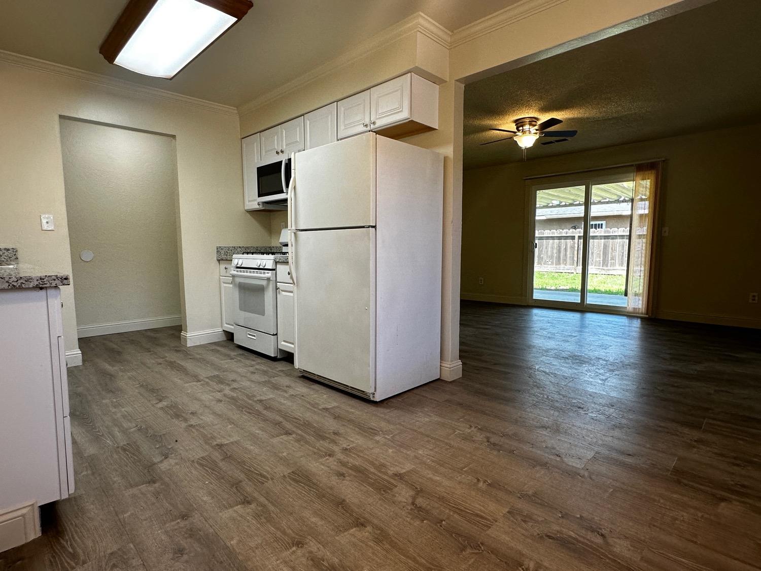 Detail Gallery Image 18 of 42 For 1309 Steele Ave, Modesto,  CA 95351 - 3 Beds | 2 Baths