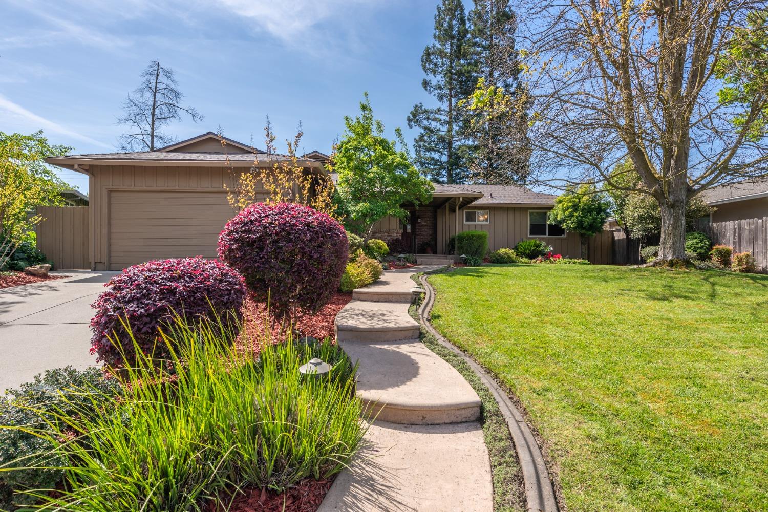 Photo of 4728 Bowerwood Dr in Carmichael, CA
