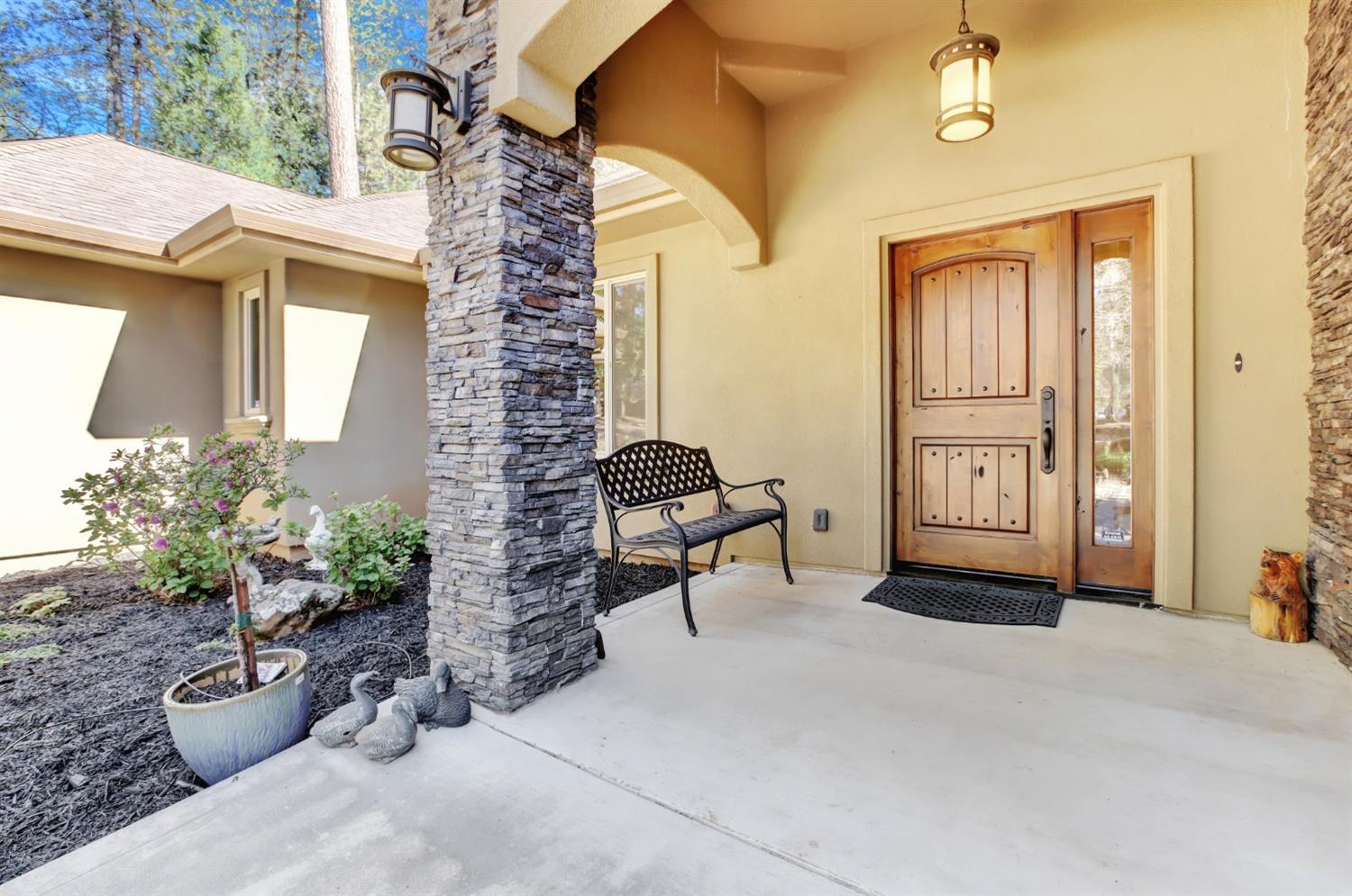 Detail Gallery Image 3 of 96 For 10385 Indian Trl, Nevada City,  CA 95959 - 3 Beds | 2/1 Baths