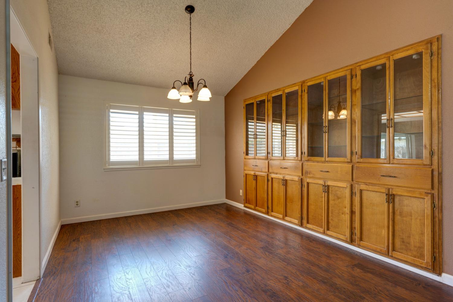 Detail Gallery Image 11 of 51 For 2768 Saratoga Ave, Merced,  CA 95340 - 3 Beds | 2 Baths