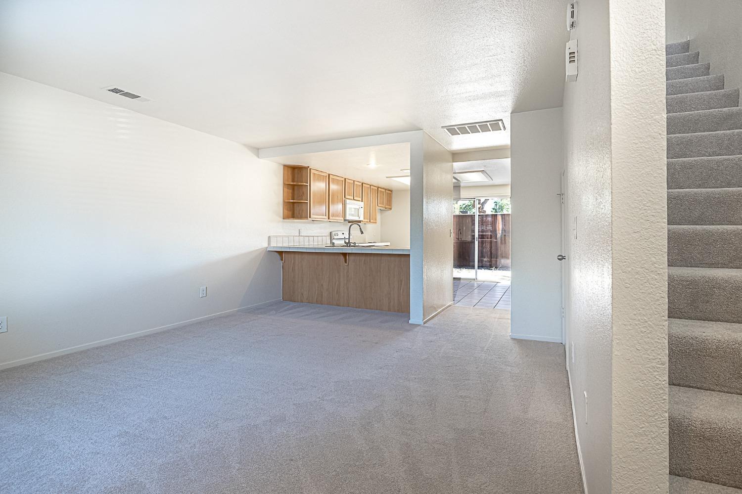 Detail Gallery Image 6 of 25 For 565 Lincoln Ave #D,  Modesto,  CA 95354 - 2 Beds | 1/1 Baths