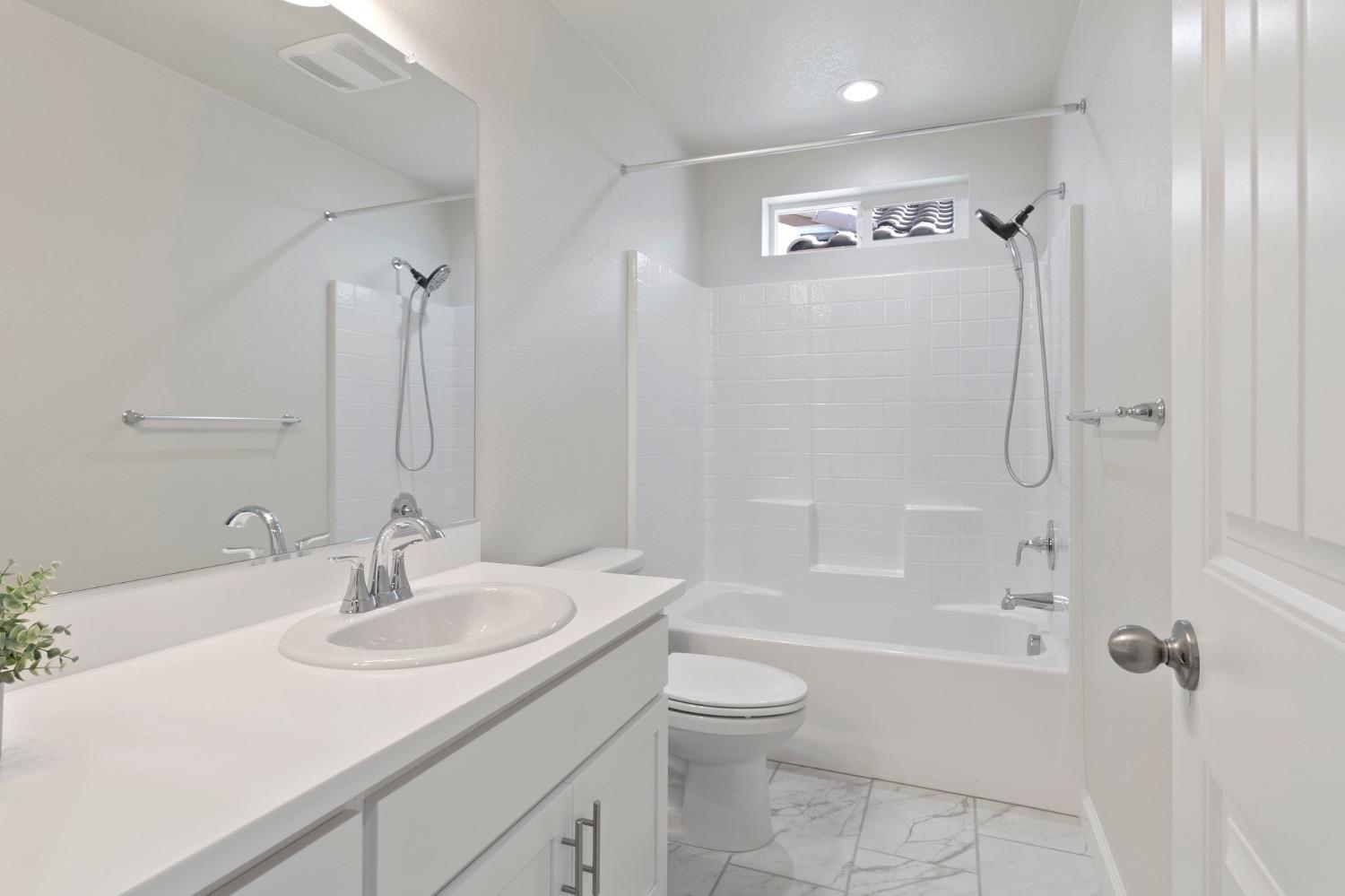 Detail Gallery Image 24 of 31 For 3922 Bethpage St, Turlock,  CA 95382 - 4 Beds | 2/1 Baths