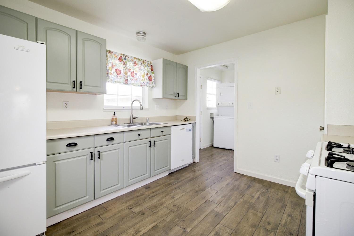 Detail Gallery Image 2 of 40 For 36043 Willow Ave, Clarksburg,  CA 95612 - 2 Beds | 1 Baths