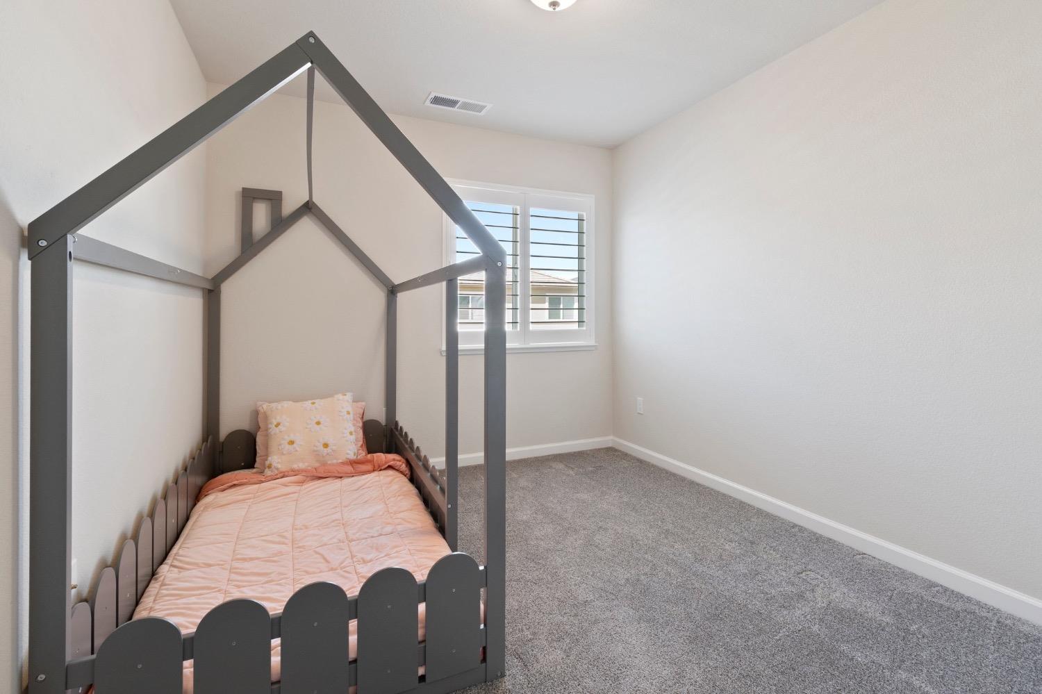 Detail Gallery Image 27 of 31 For 3922 Bethpage St, Turlock,  CA 95382 - 4 Beds | 2/1 Baths