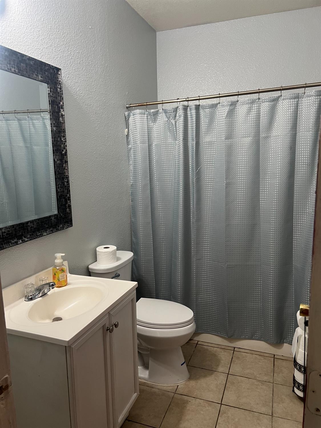 Detail Gallery Image 11 of 15 For 2021 S Sinclair, Stockton,  CA 95215 - 5 Beds | 2 Baths