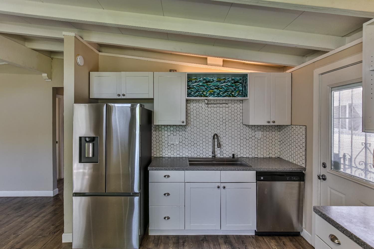 Detail Gallery Image 7 of 34 For 832 Inglewood Drive, West Sacramento,  CA 95605 - 3 Beds | 2 Baths