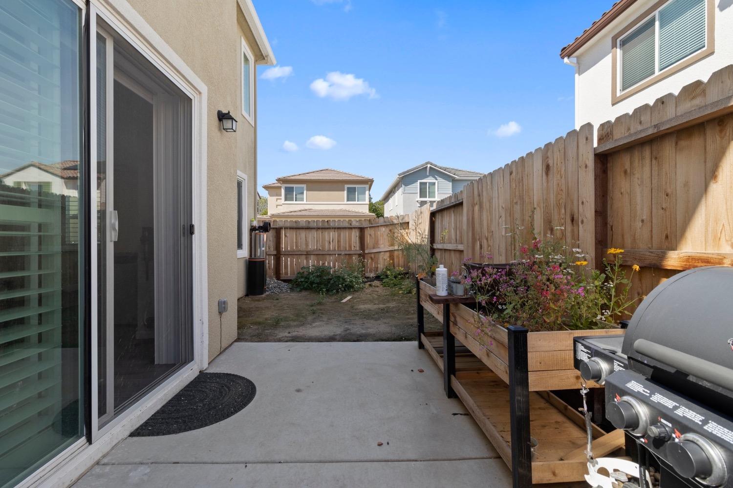 Detail Gallery Image 28 of 31 For 3922 Bethpage St, Turlock,  CA 95382 - 4 Beds | 2/1 Baths