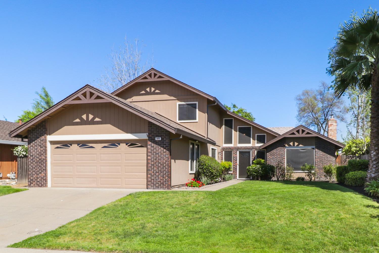 Photo of 609 Andress Ct in Roseville, CA
