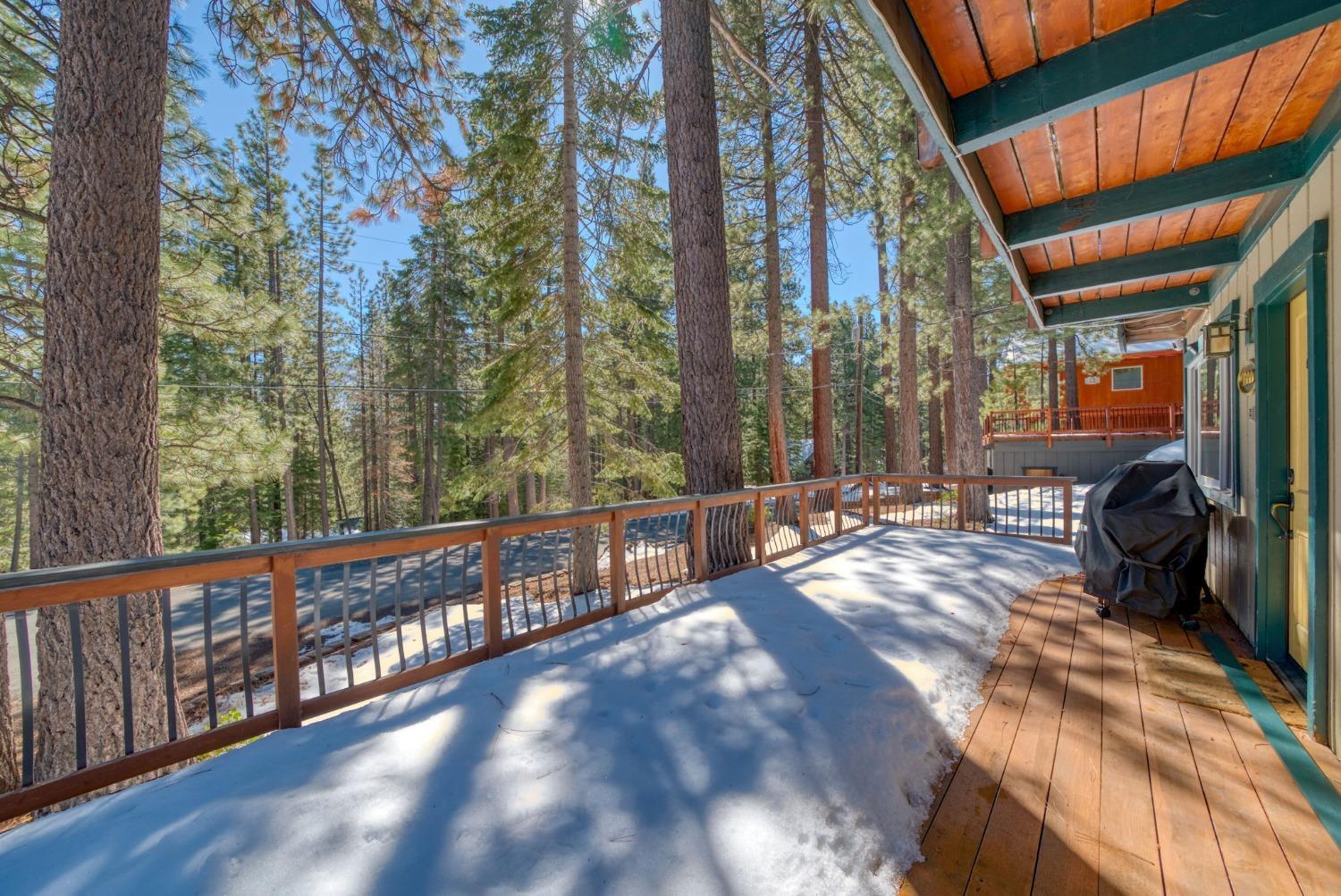Detail Gallery Image 38 of 51 For 1900 Minniconjou Dr, South Lake Tahoe,  CA 96150 - 3 Beds | 2 Baths
