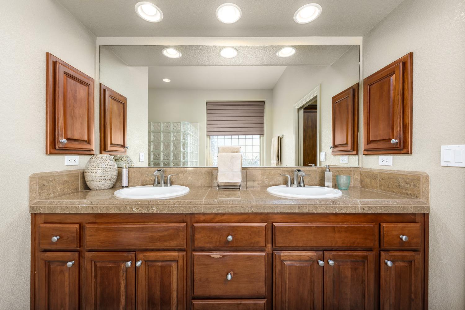 Detail Gallery Image 19 of 44 For 4410 Fremonts Loop, Rescue,  CA 95672 - 4 Beds | 3/1 Baths